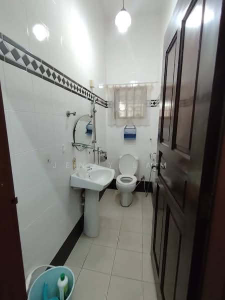 Bungalow for Rent in Taman Sri Tebrau (Johor Bahru) - Jenny Lam - Bathroom - PropertyGuru.com.my