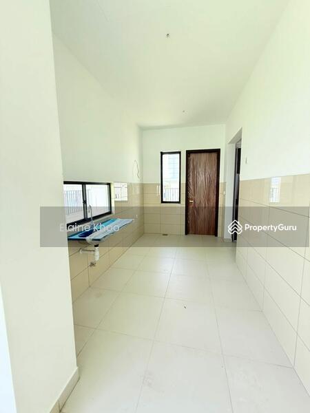 For Rent - The Eighth, Elmina Green