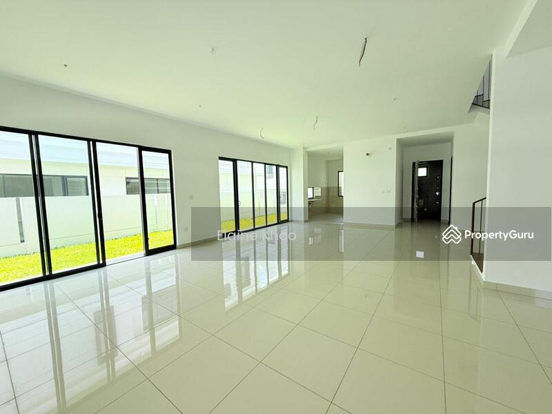 For Rent - The Eighth, Elmina Green
