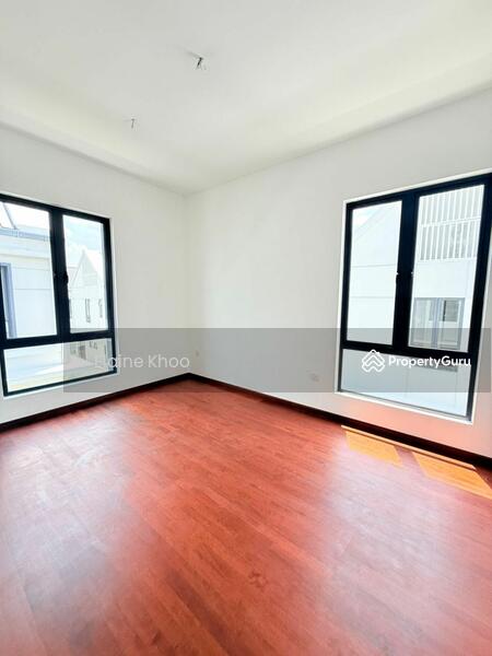 For Rent - The Eighth, Elmina Green