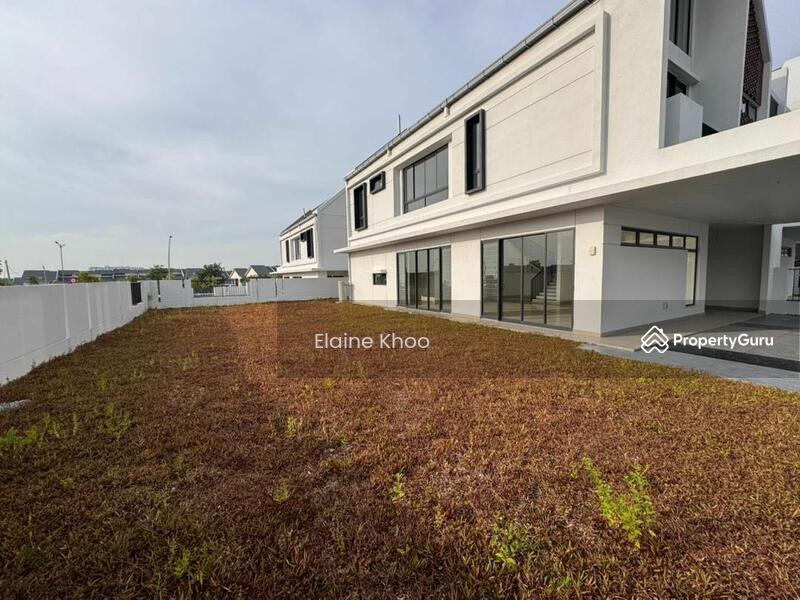 For Rent - The Eighth, Elmina Green