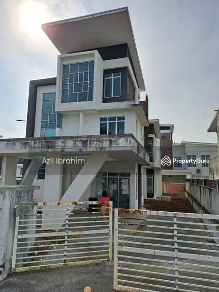 For Sale - Taman Laman Puteri Sikamat