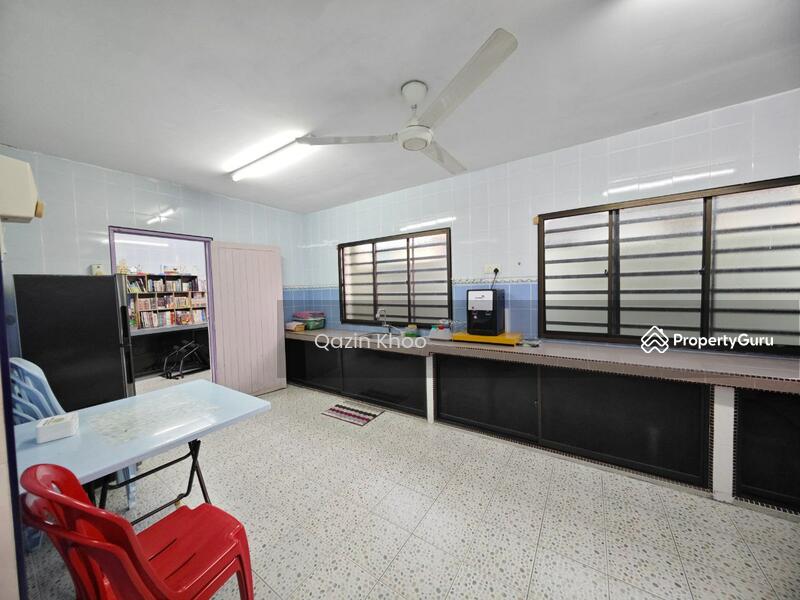 For Rent - Pasir Puteh 1.5 Storey Semi-D