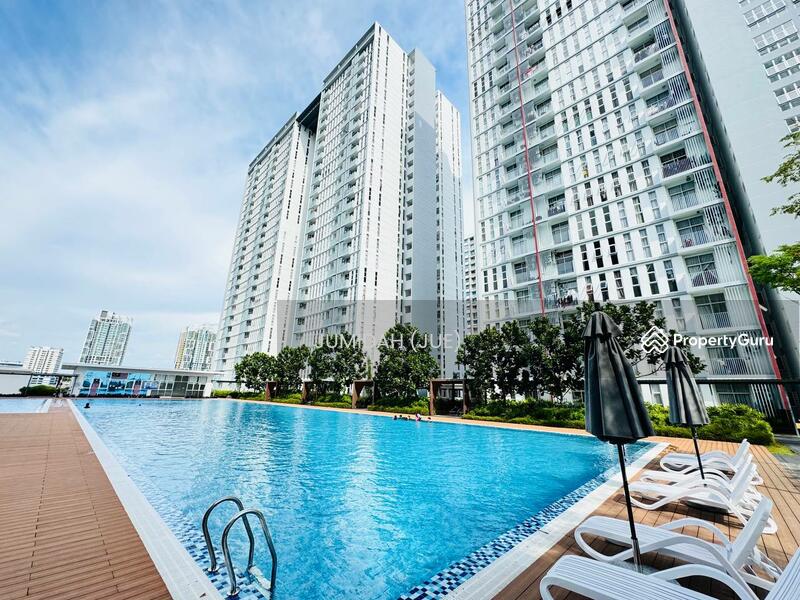 Lakefront Homes Condominium Cyberjaya Level 1 For Sale Huge Size Low Price