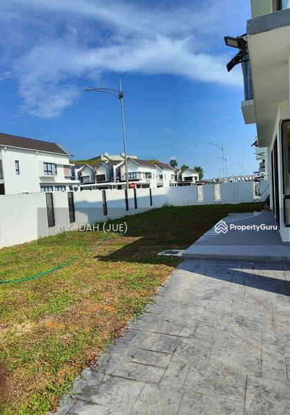 CORNER LOTUNIT NEVER OCCUPIED BEFOREFACING OPENDouble Storey Terrace (Corner Lot) @ Serenia Aior