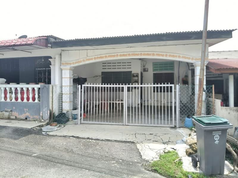 1-storey Terraced House for Sale in Taman Desa Rhu (Sikamat) - Azrul Othman - Exterior - PropertyGuru.com.my