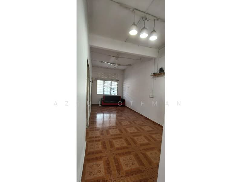 1-storey Terraced House for Sale in Taman Desa Rhu (Sikamat) - Azrul Othman - Living Room - PropertyGuru.com.my