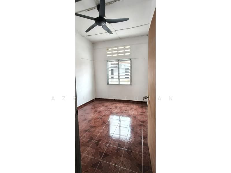 1-storey Terraced House for Sale in Taman Desa Rhu (Sikamat) - Azrul Othman - Interior - PropertyGuru.com.my
