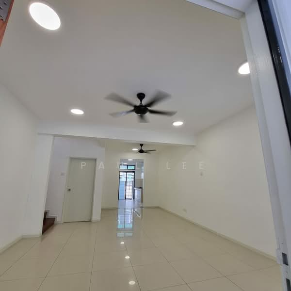 Rumah Bandar untuk Dijual di Bandar Bukit Puchong 2 (Puchong) - Paul Lee - Living Room - PropertyGuru.com.my