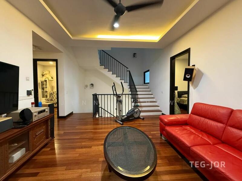 For Sale - 3-storey Terraced House at Duta Villa