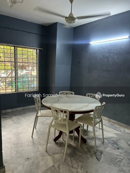 Untuk Disewa - PARTLY FURNISHED Double Storey at Seksyen 15, Bang