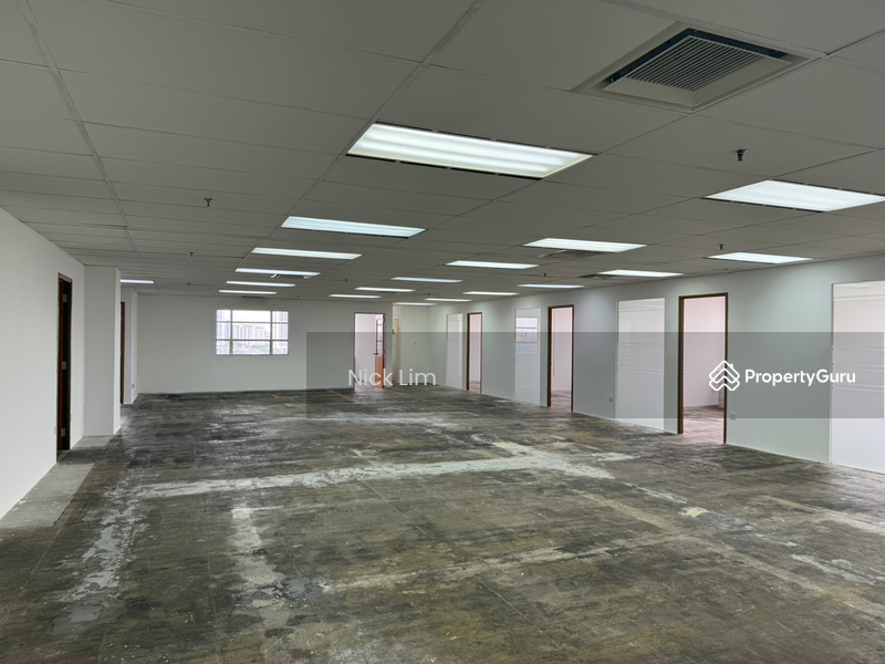 Untuk Disewa - 15 Rooms, Partially Furnished, Sutiable for live stream