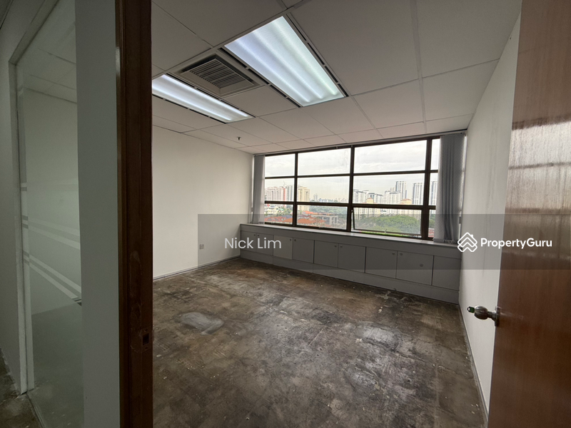 Untuk Disewa - 15 Rooms, Partially Furnished, Sutiable for live stream