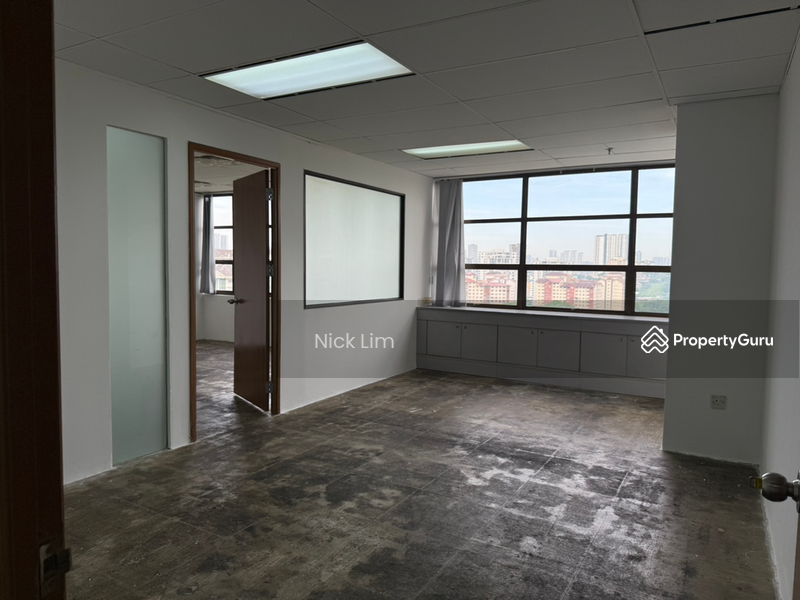 Untuk Disewa - 15 Rooms, Partially Furnished, Sutiable for live stream