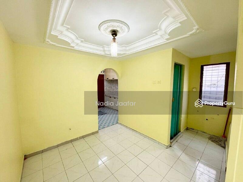 For Sale - END LOT 2 Storey Terrace Taman Dagang Jaya Ampang FREEHOLD Facing Field