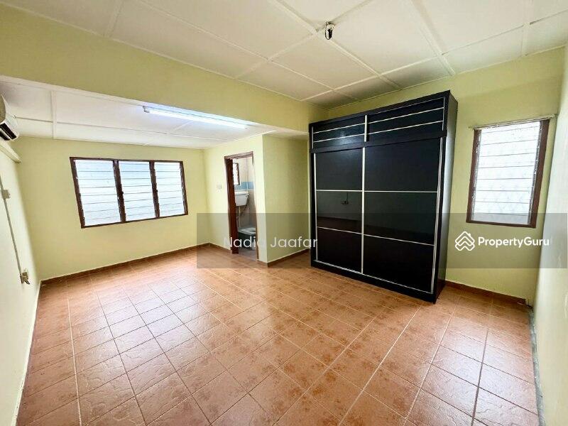 For Sale - END LOT 2 Storey Terrace Taman Dagang Jaya Ampang FREEHOLD Facing Field
