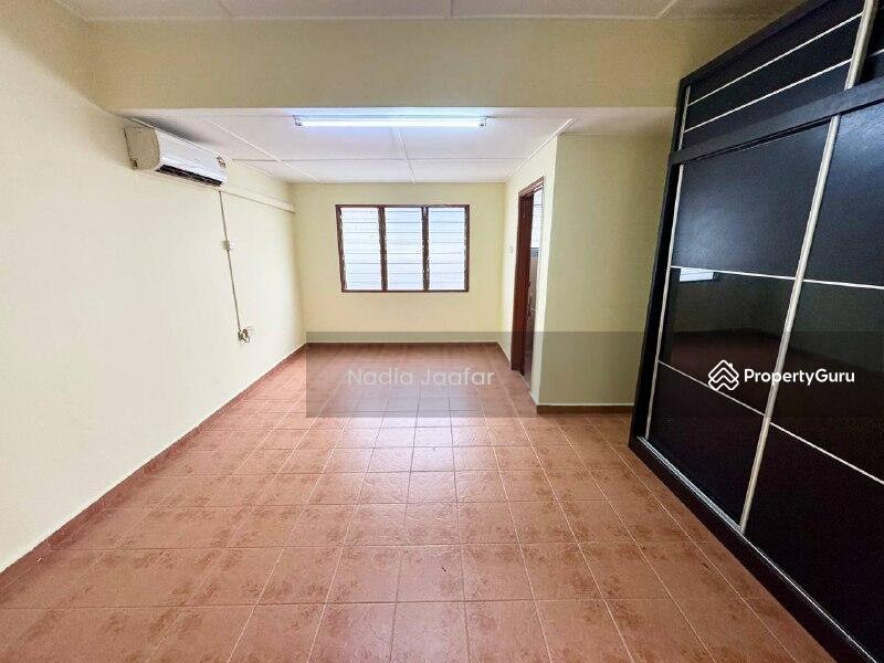 For Sale - END LOT 2 Storey Terrace Taman Dagang Jaya Ampang FREEHOLD Facing Field