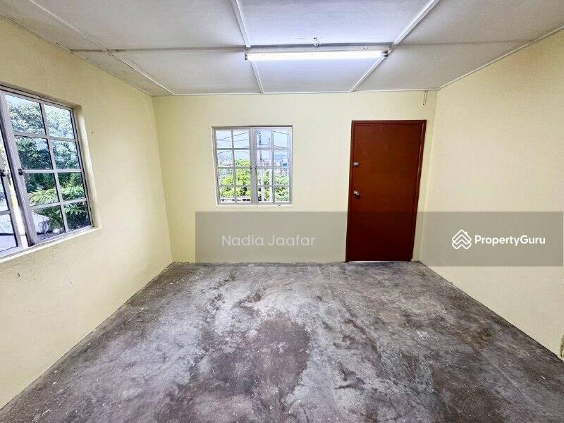 For Sale - END LOT 2 Storey Terrace Taman Dagang Jaya Ampang FREEHOLD Facing Field