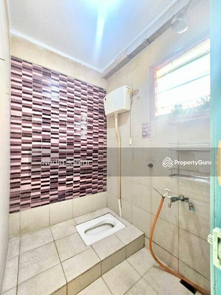 For Sale - END LOT 2 Storey Terrace Taman Dagang Jaya Ampang FREEHOLD Facing Field