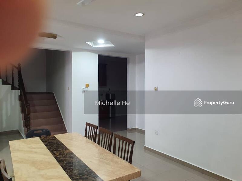 For Rent - Taman Universiti/ Semi D House/ For Rent