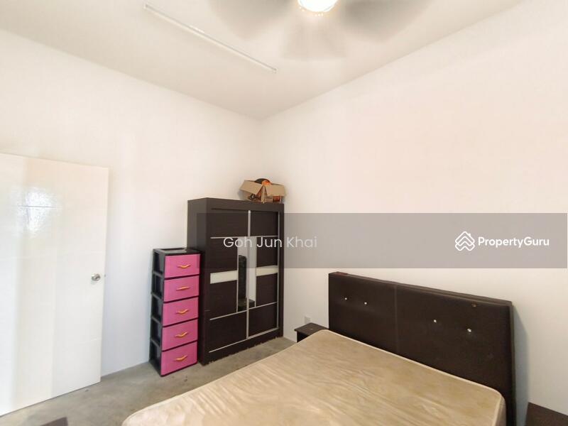 Untuk Disewa - Partially Furnished 1st Floor Townhouse @ Laman Sendayan / Seremban