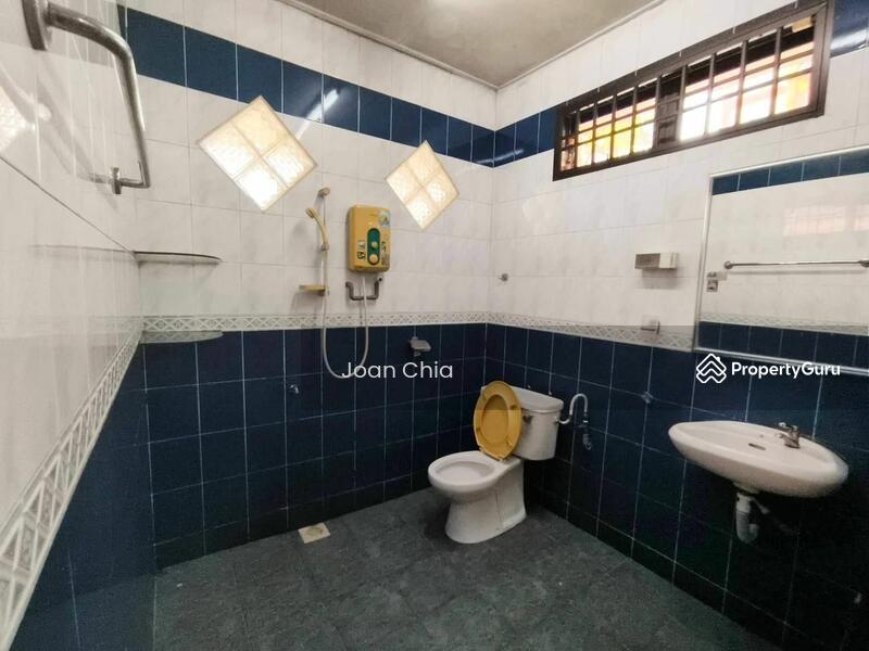 Untuk Dijual - Semi-Detached House at Taman Universiti