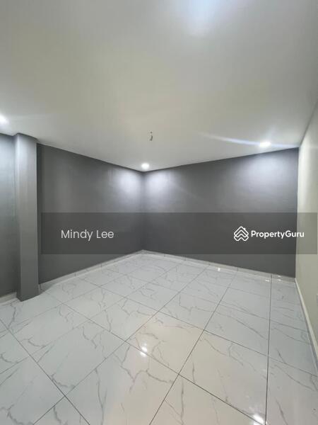 Semi-Detached House for Sale in Taman Bukit Kempas (Tampoi) - Mindy Lee - PropertyGuru.com.my