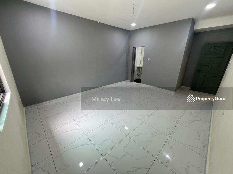 Semi-Detached House for Sale in Taman Bukit Kempas (Tampoi) - Mindy Lee - PropertyGuru.com.my