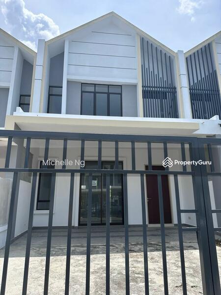 Untuk Disewa - Danga Sutera Semi D 5 Bedrooms 6 Bathrooms Partial Furnished for Rent