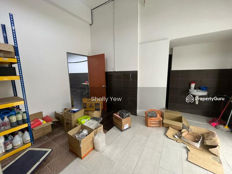 For Rent - Renovated Facing Mainroad Good Tip Top Condition Ground Floor