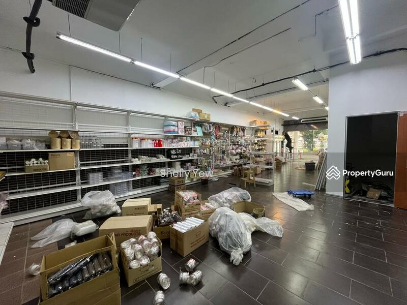 For Rent - Renovated Facing Mainroad Good Tip Top Condition Ground Floor