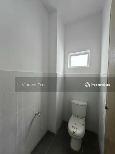 Untuk Disewa - 3mths Free Rental 2nd Floor Shop Pusat Perniagaan Kuala Lipis