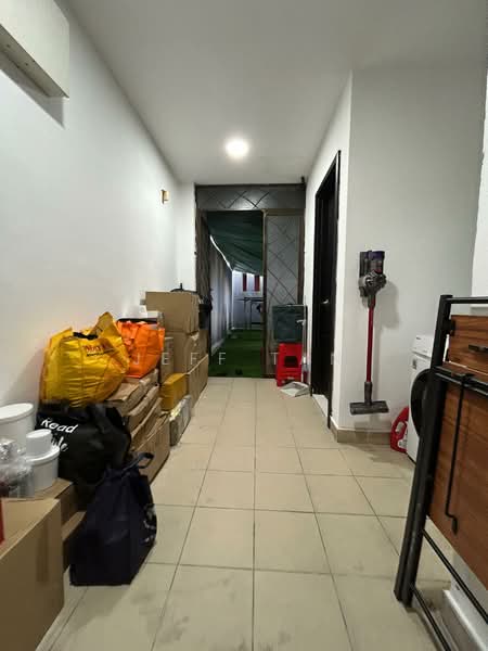 Kondominium untuk Dijual di Hartamas Regency 2 - Jeff Tan - Corridor - PropertyGuru.com.my