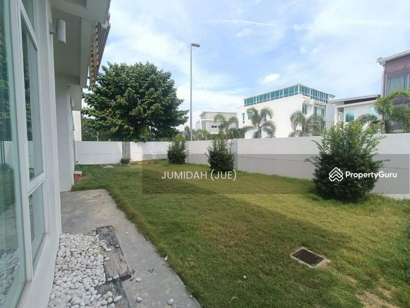 Corner 3 Storey Semi-D Jacaranda , Cyberjaya