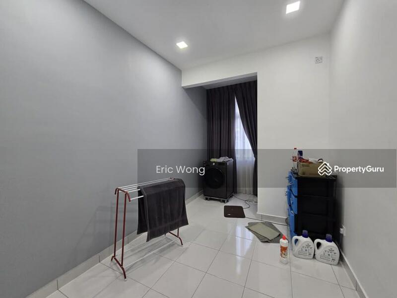 Untuk Dijual - Meridin East