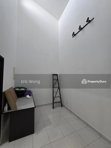 Untuk Dijual - Meridin East