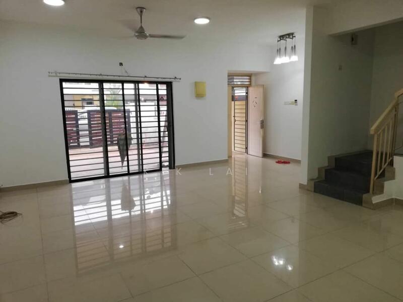 For Rent - Terraced House at Damansara Damai