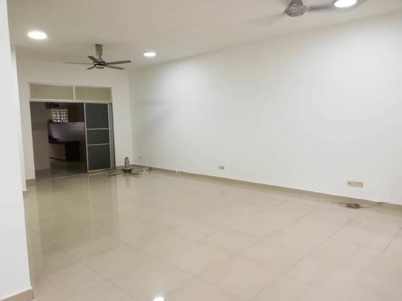 For Rent - Terraced House at Damansara Damai