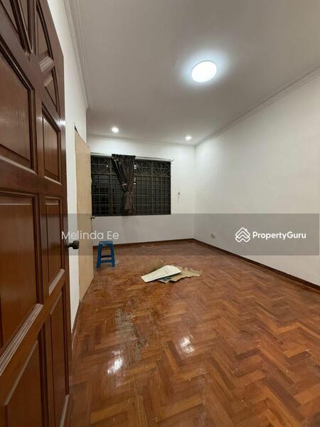 Untuk Disewa - Johor Bahru Taman Daya Partially Furnished 2 Storey Terrace 4bed