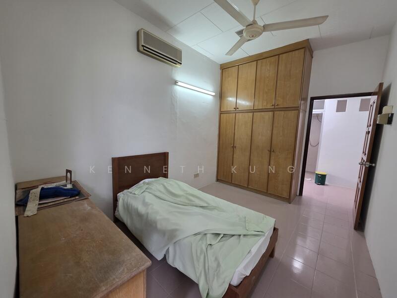 Untuk Dijual - Jalan Chong Lye Hock Single Storey Semi D Tanjung Tokong