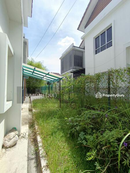 ENDLOT UNITOPEN COURTYARDNEAR PLAYGROUNDDouble Storey Superlink Puncak Bestari Cendana Type B Pu