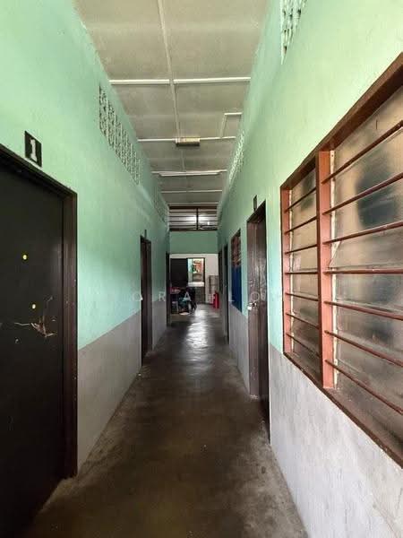Semi-Detached House for Rent in Kampung Ungku Mohsin (Johor Bahru) - Cora Loh - Corridor - PropertyGuru.com.my