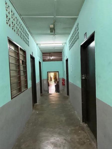Semi-Detached House for Rent in Kampung Ungku Mohsin (Johor Bahru) - Cora Loh - Corridor - PropertyGuru.com.my