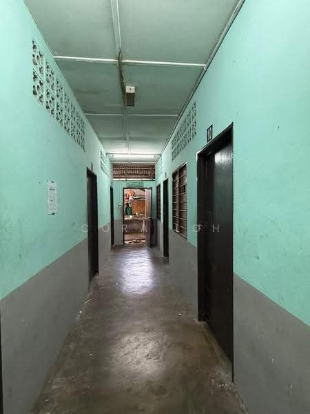 Semi-Detached House for Rent in Kampung Ungku Mohsin (Johor Bahru) - Cora Loh - Corridor - PropertyGuru.com.my