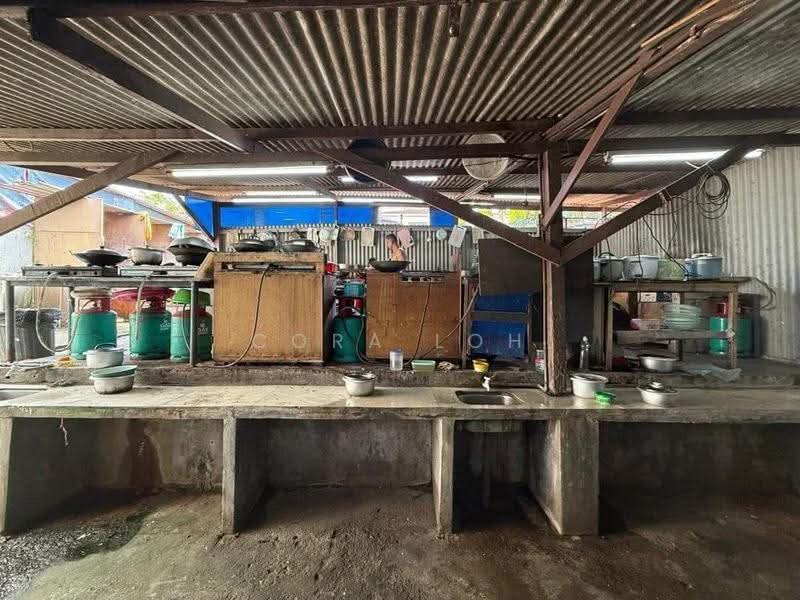 Semi-Detached House for Rent in Kampung Ungku Mohsin (Johor Bahru) - Cora Loh - Kitchen - PropertyGuru.com.my