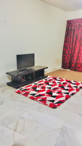 Pangsapuri untuk Disewa di Pangsapuri Lagoon Perdana - Erin Yusof - Living Room - PropertyGuru.com.my