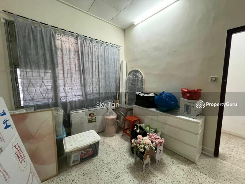 For Sale - Terraced House at Taman Pelangi