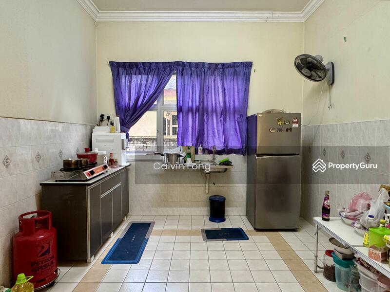 Dry kitchen