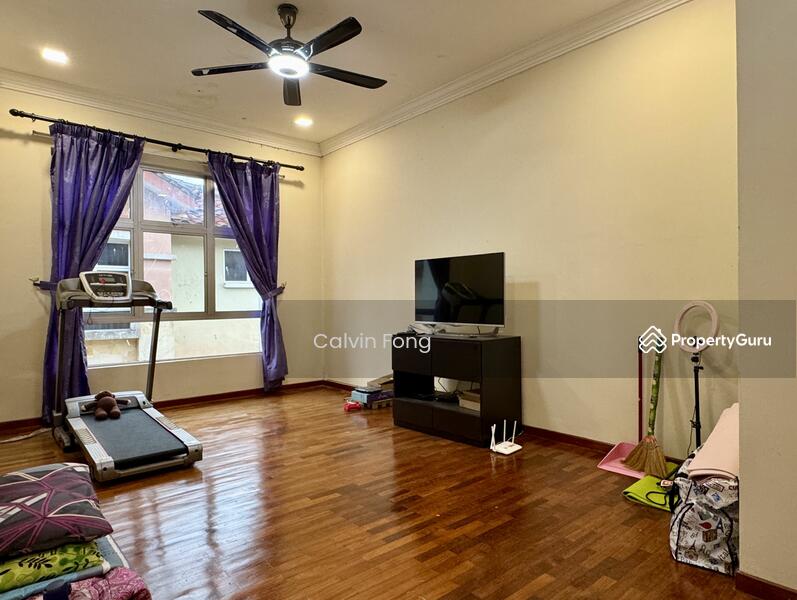 2nd floor family area