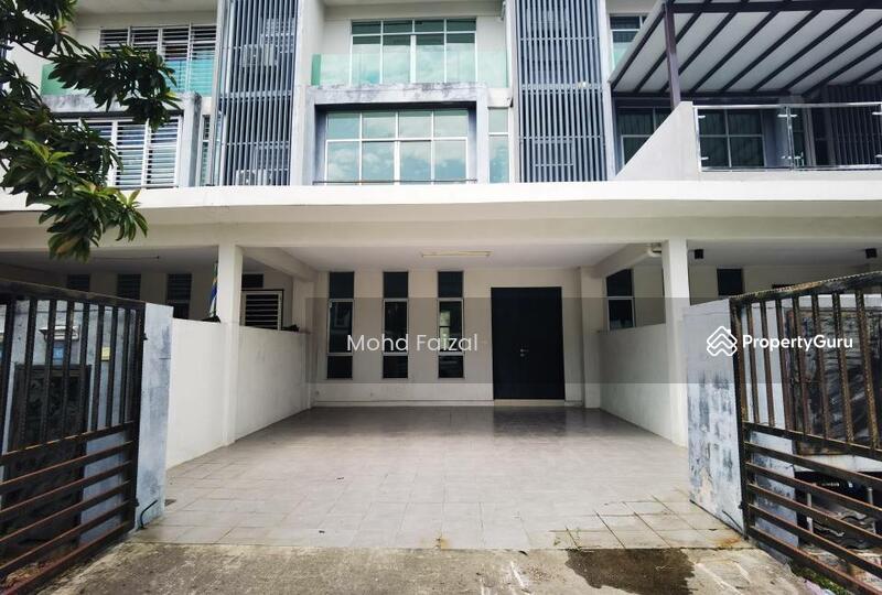 Untuk Dijual - 3 Storey Terrace House Seksyen 7 Bangi Avenue Kajang